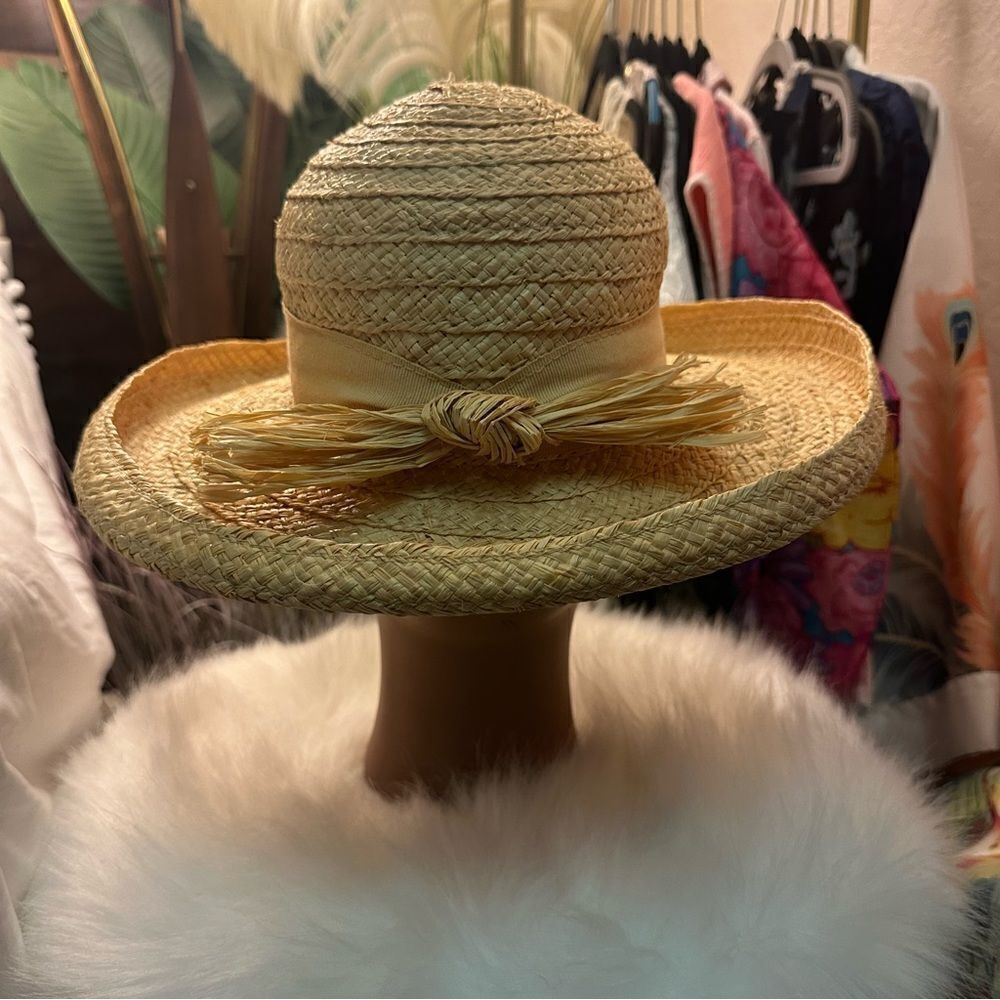 Vintage Miriam Lefcourt Italy hat w/natural bow